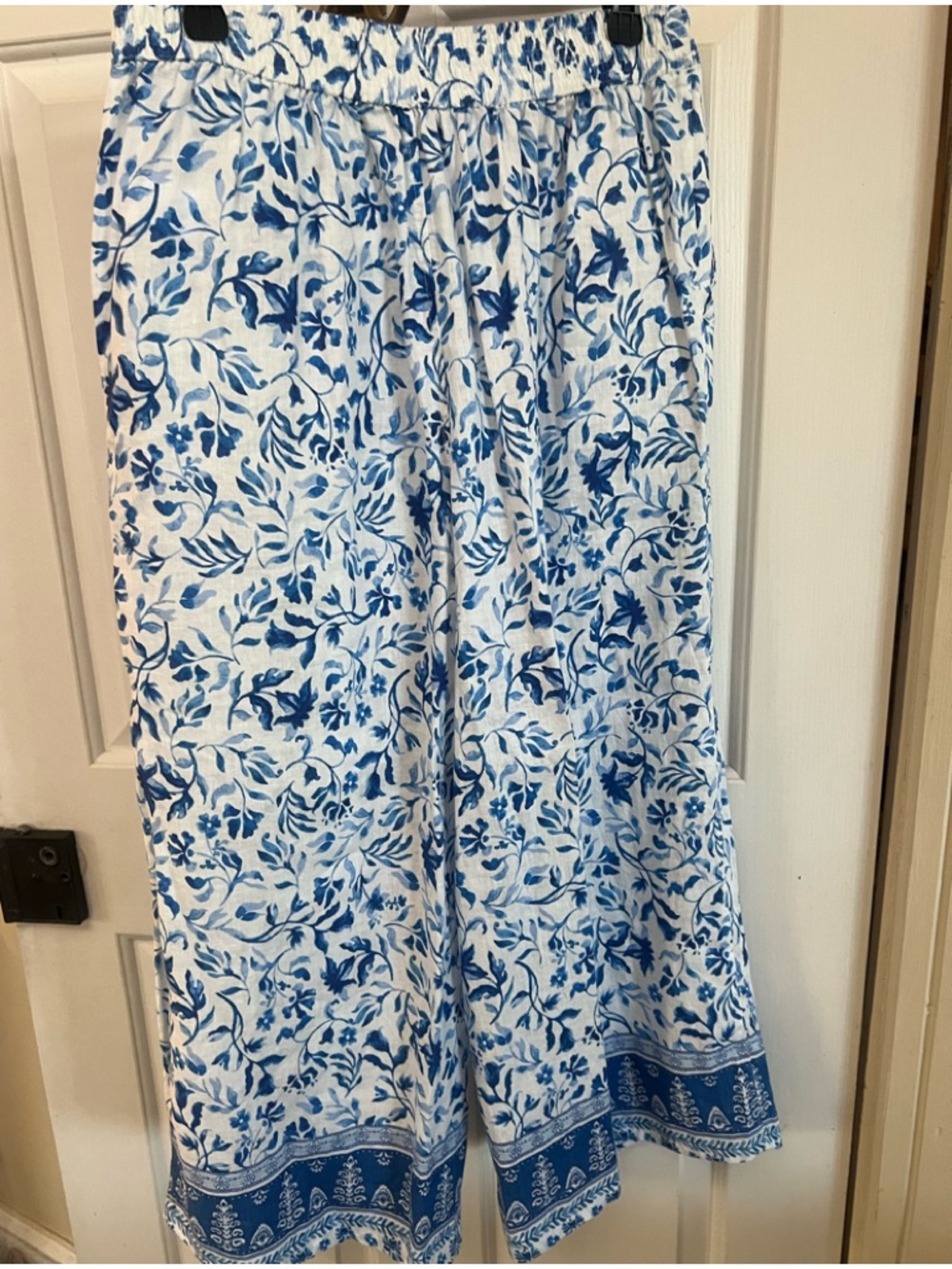 Joie Blue & White Floral Wide Leg Pants new with tags - medium - beach summer